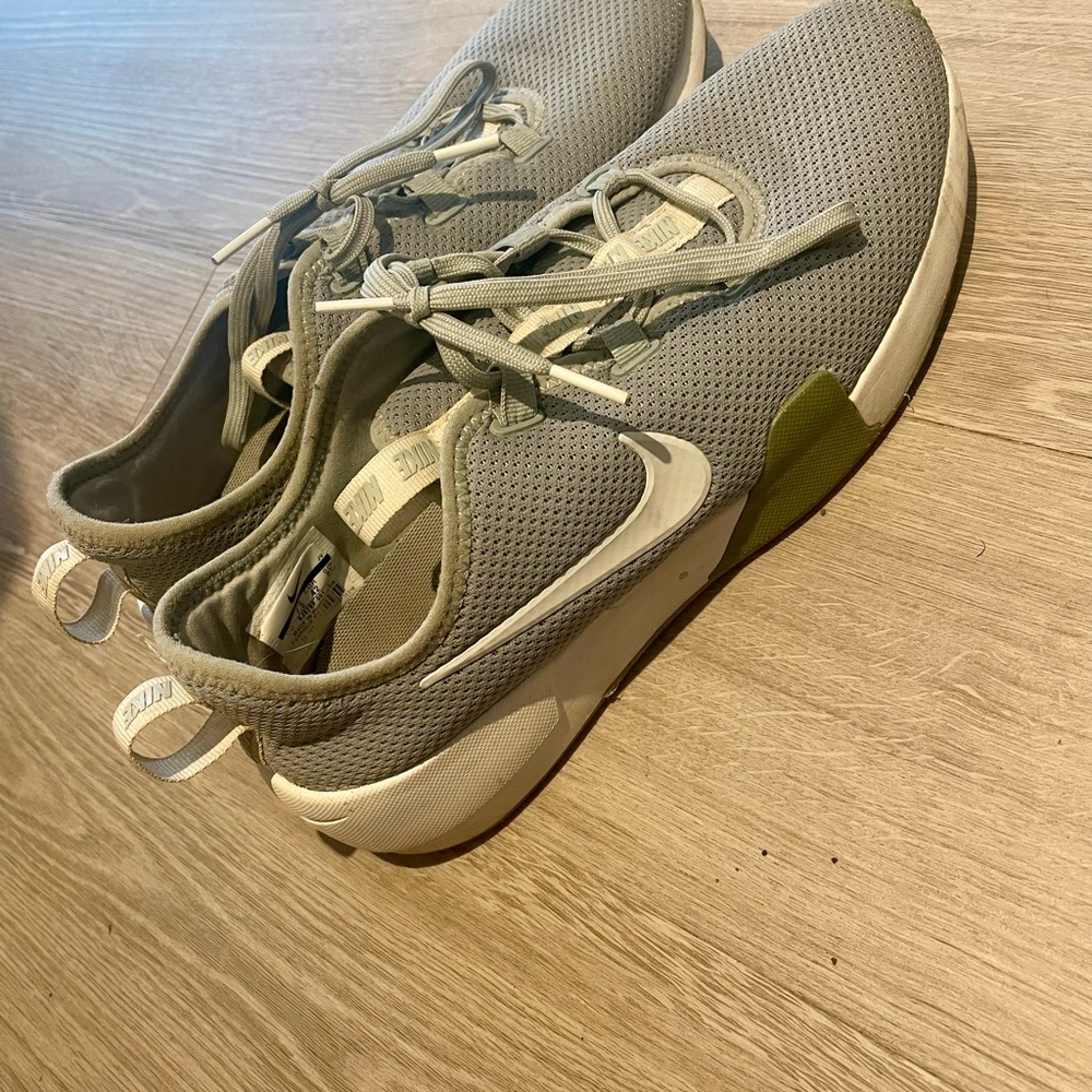 Nike Gray and Green Sneakers